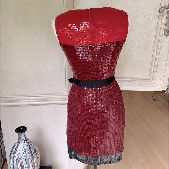 NWT $345 DKNY Sleeveless Red Lacquer Color Block Stretch Sequin Sheath Dress - Picture 10 of 16